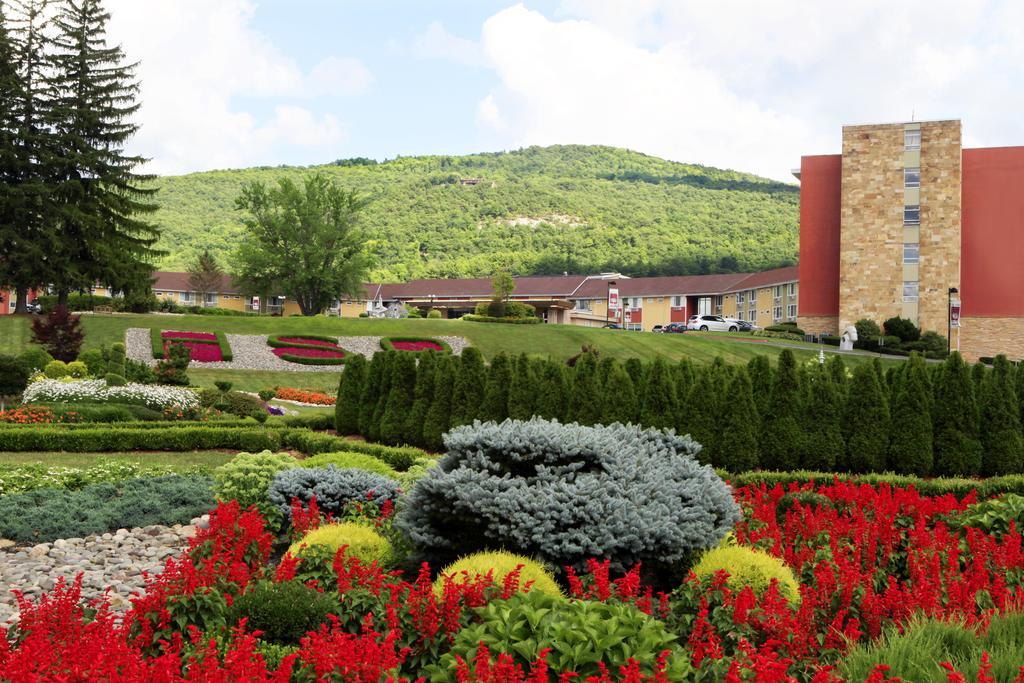 Honors Haven Retreat & Conference Hotel Ellenville Exterior photo