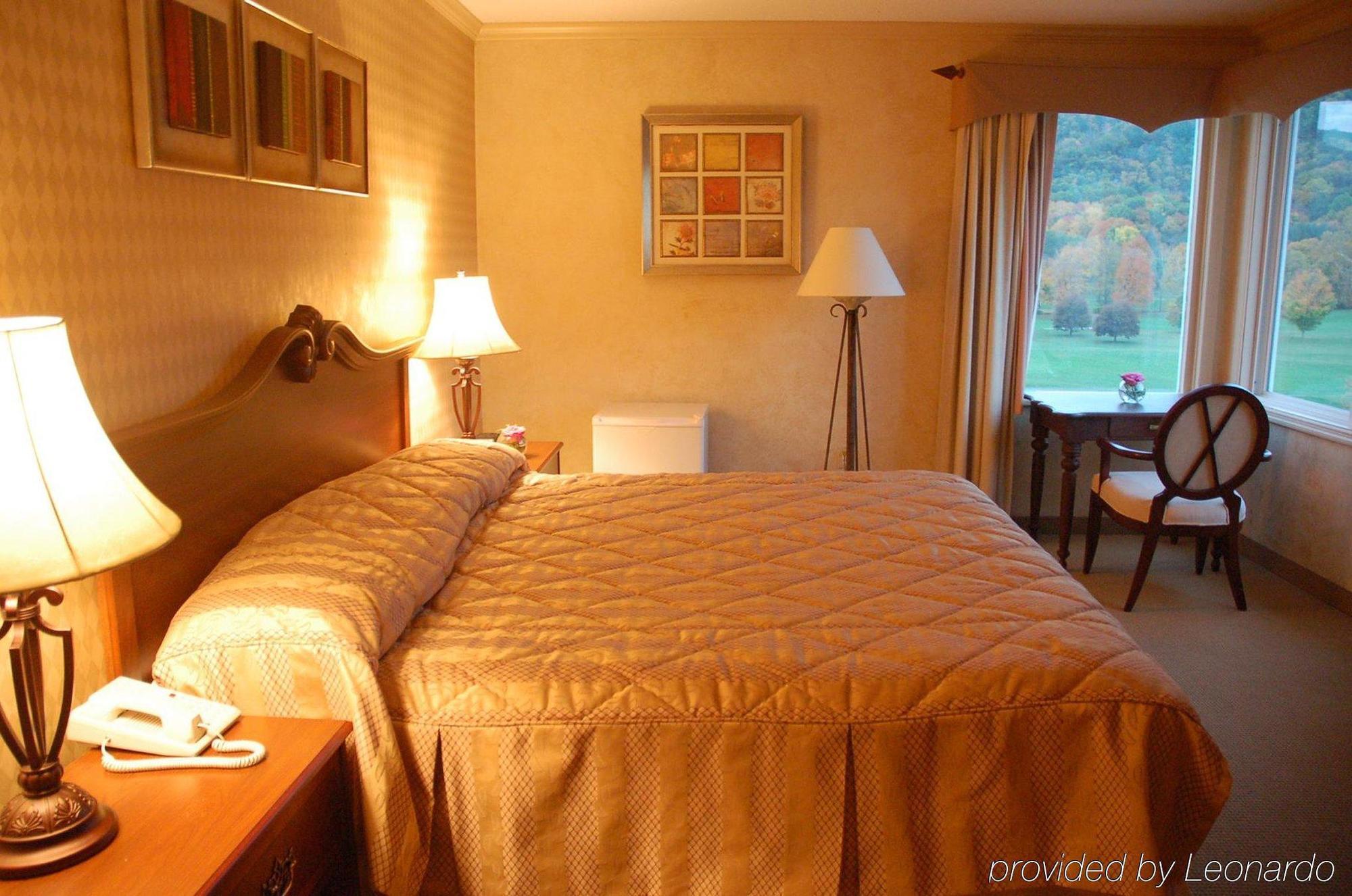 Honors Haven Retreat & Conference Hotel Ellenville Room photo